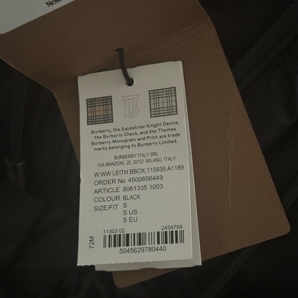 New!! Burberry size small nunca usada sólo una disponible original !!!!!!!!!!!!!